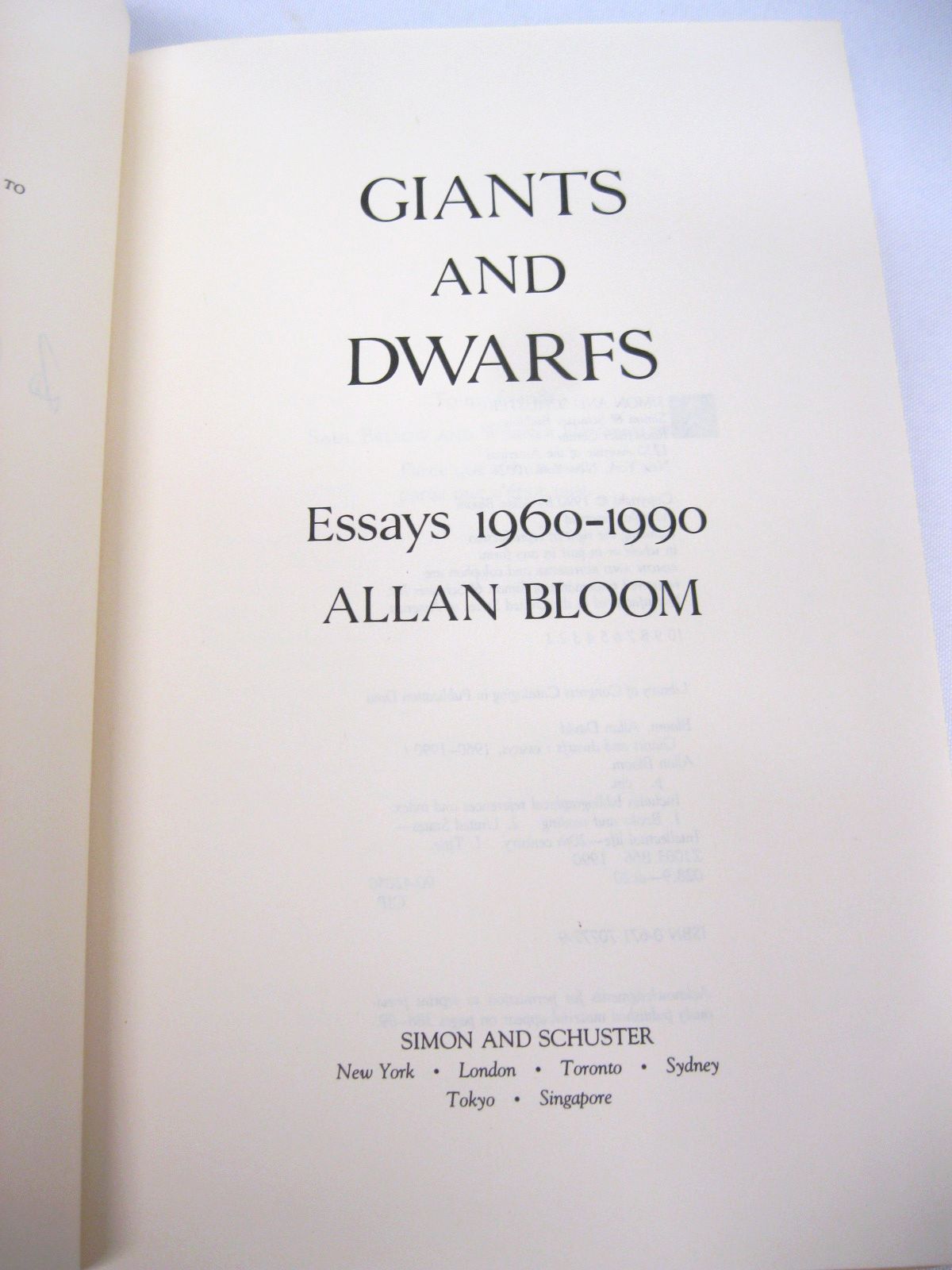 Giants and Dwarfs: Essays 1960-1990 by Allan Bloom