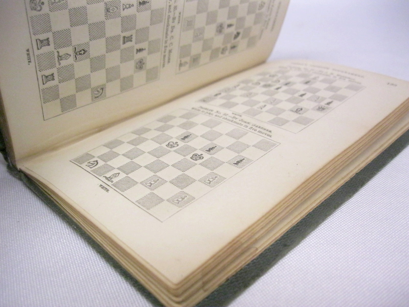 Chess book Morphy play-by-play